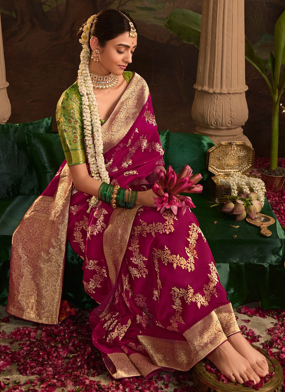 Weaving Zari Pure Dola Saree - S12085