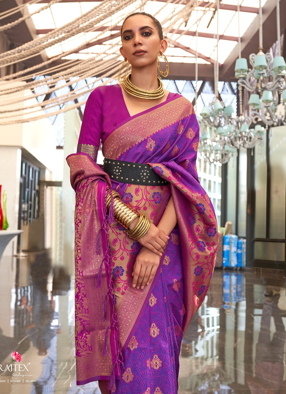 Traditional Weaving Zari Handloom Silk Saree - S3290
