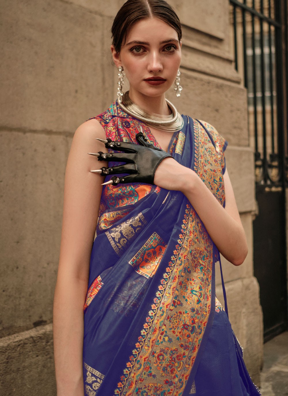 Classic Weaving Zari Handloom Silk Saree - S4355