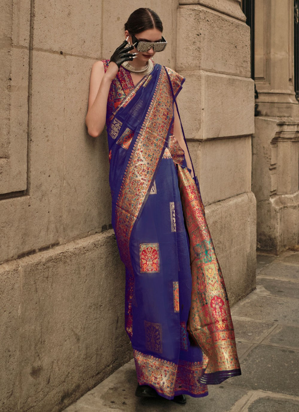 Classic Weaving Zari Handloom Silk Saree - S4355