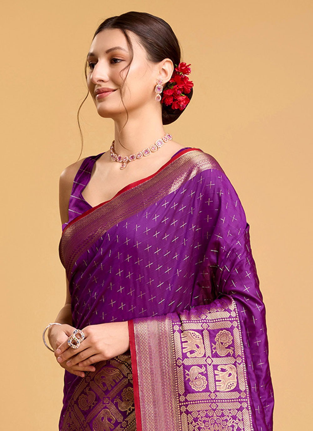 Contemporary Jacquard Work Silk Saree - S5601