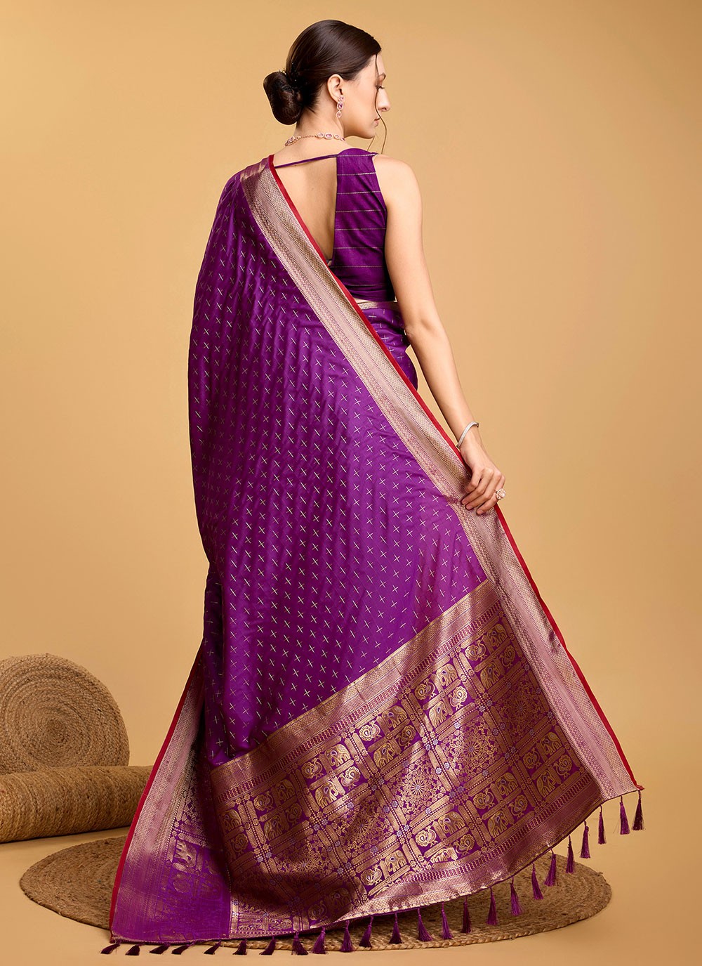 Contemporary Jacquard Work Silk Saree - S5601