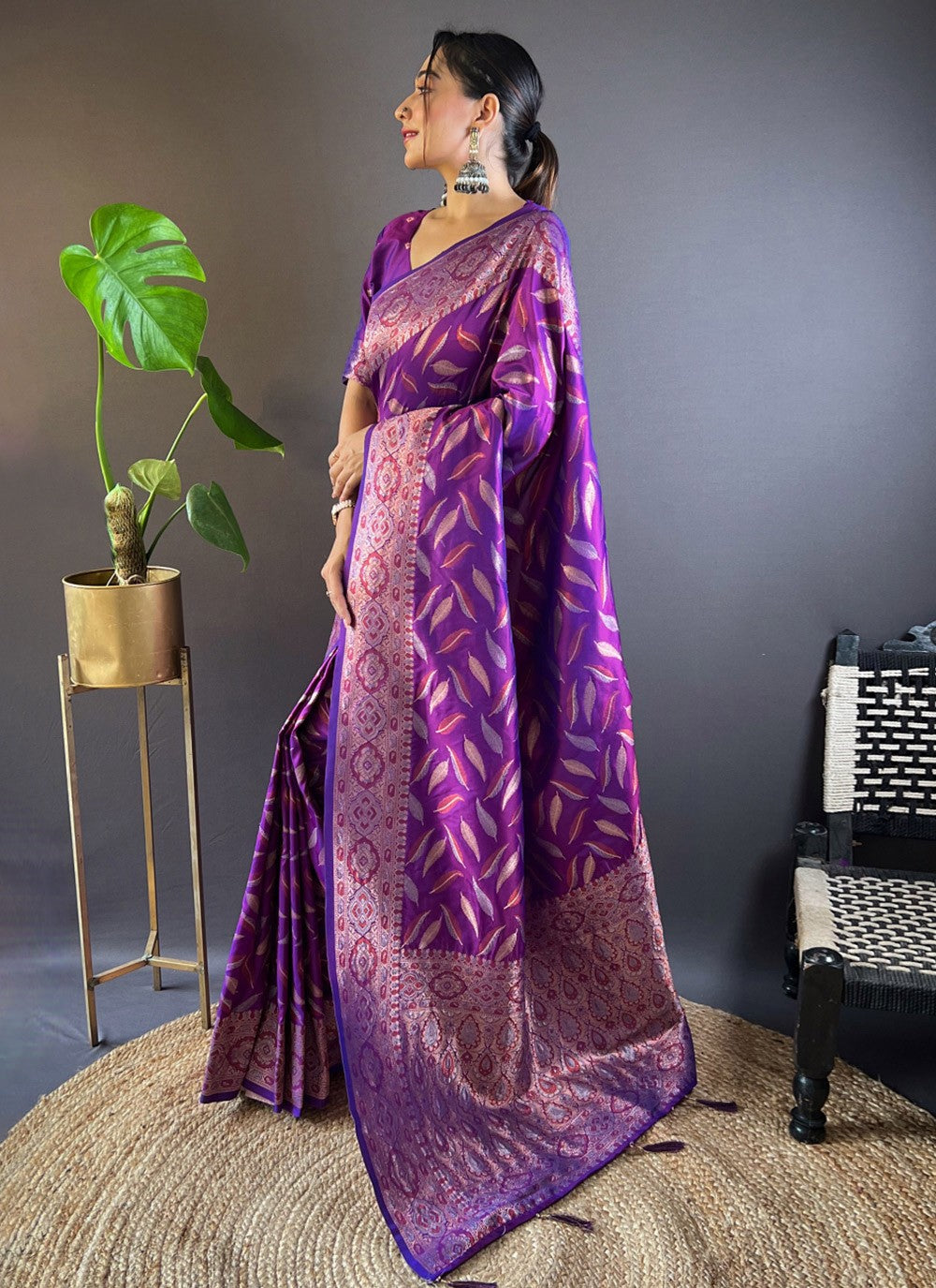 Trendy Woven Silk Saree - S8110