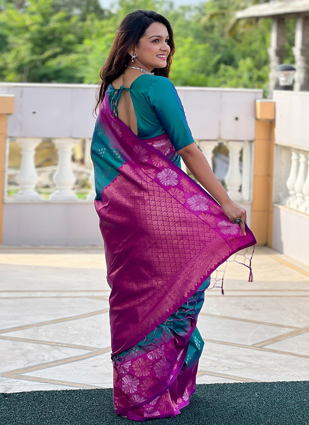 Classic Weaving Zari Silk Saree - S8718