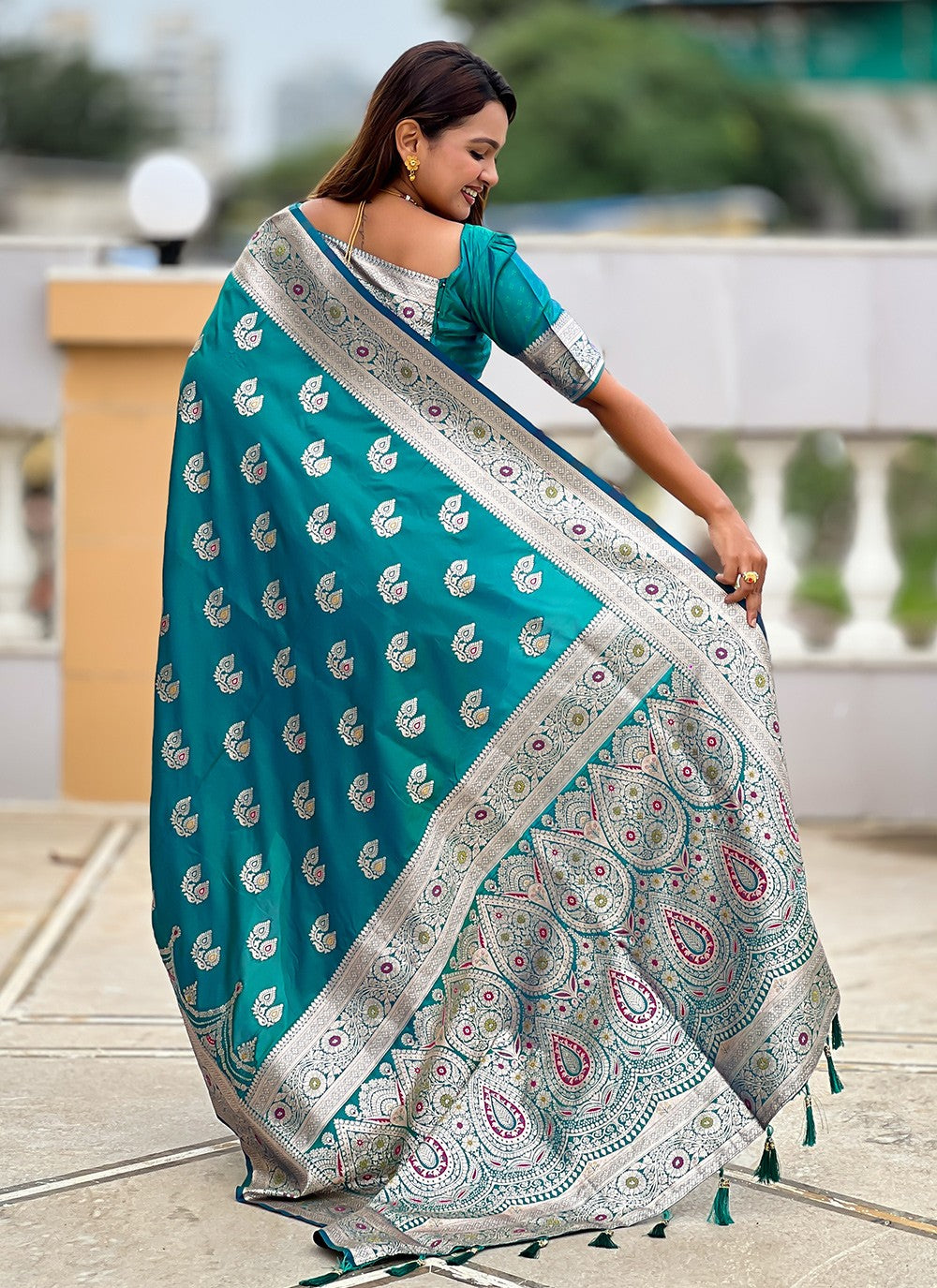 Rama Banarasi Silk Trendy Saree Jacquard Work, Woven S18533