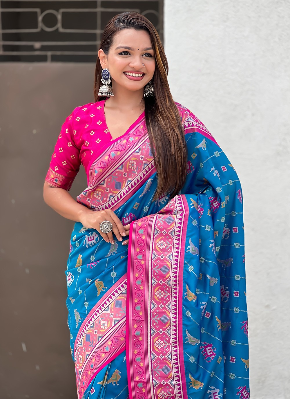 Rama Patola Silk Classic Saree Meenakari, Woven S16569