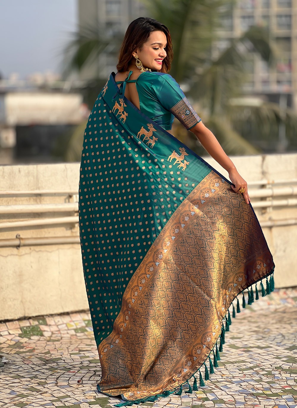 Classic Saree Weaving Zari Rama Silk Saree S13153