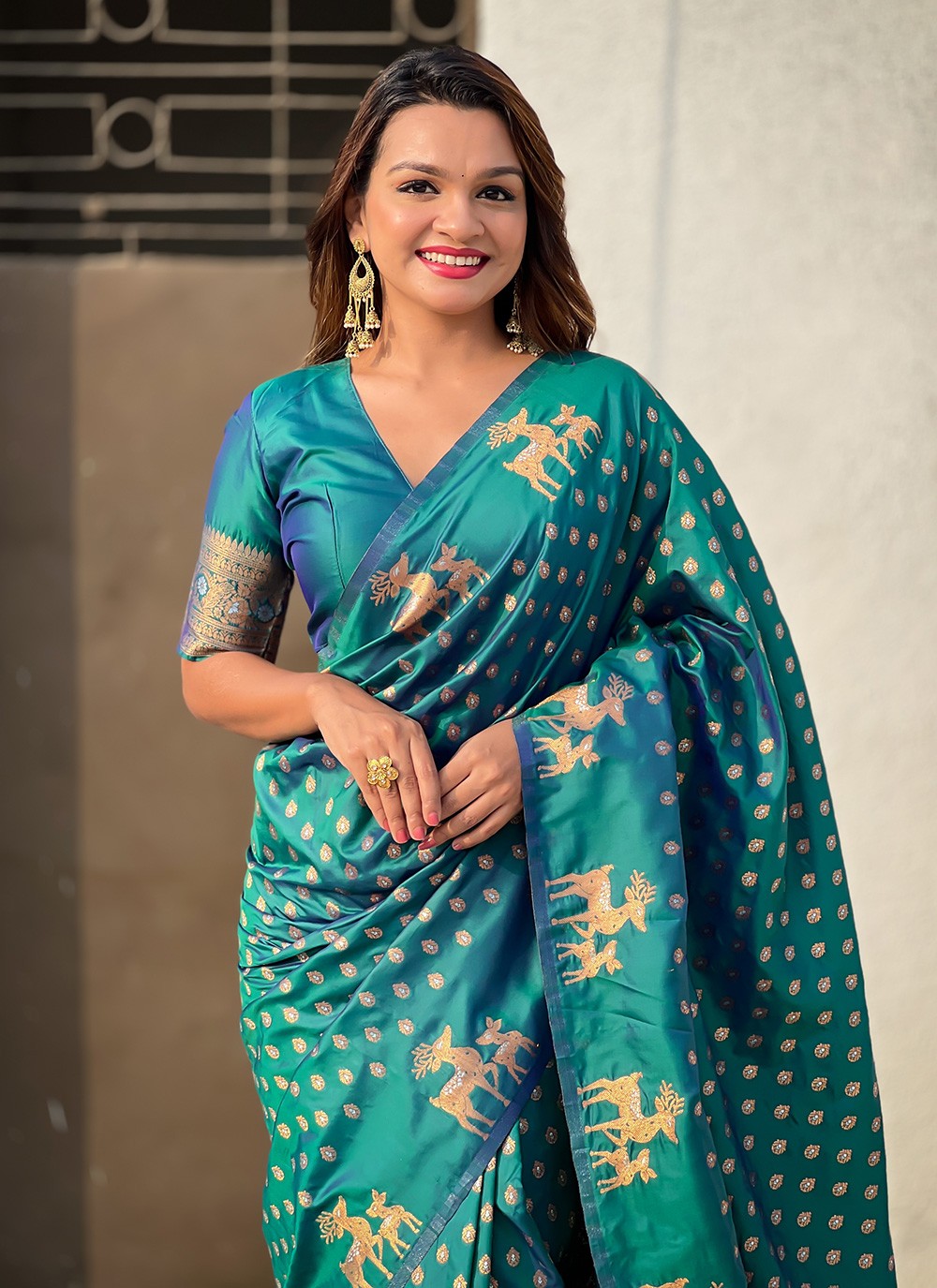 Classic Saree Weaving Zari Rama Silk Saree S13153