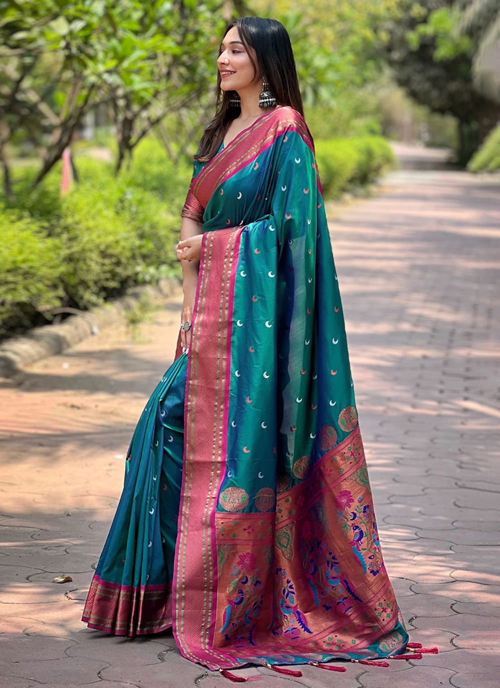 Trendy Woven Silk Saree - S8063