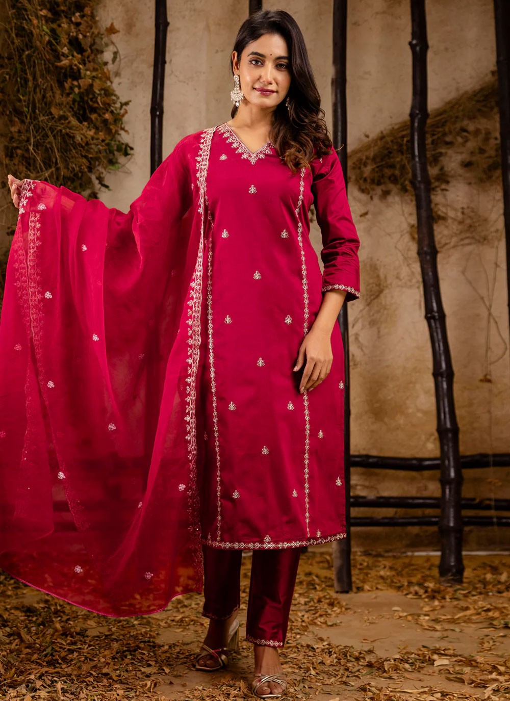 Embroidered Silk Blend Hot Pink Salwar Suit T6187