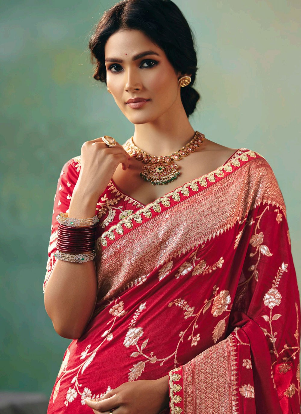 Red Silk Classic Saree Embroidered, Weaving Zari S20199