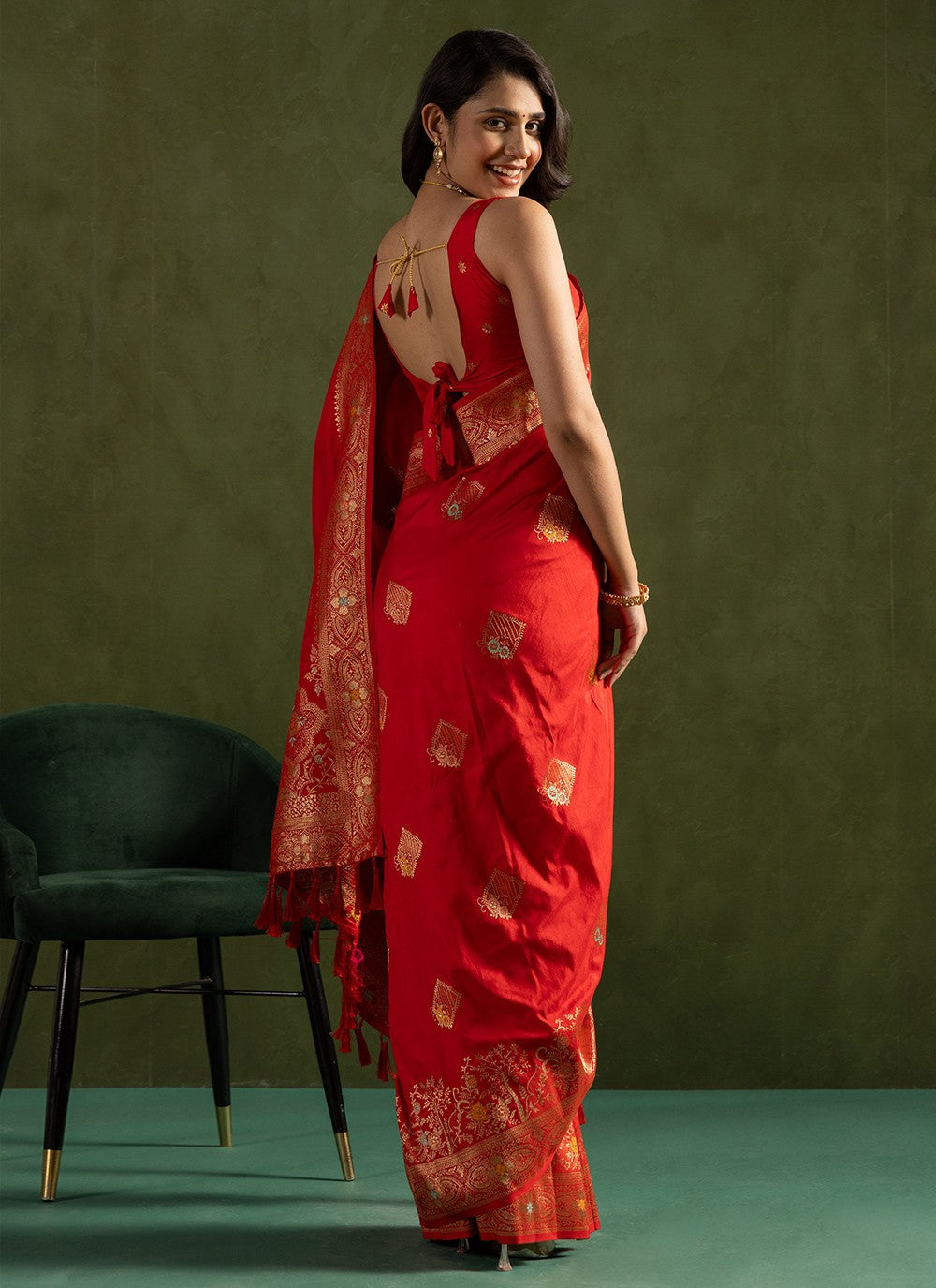 Red Silk Trendy Saree Woven S16549