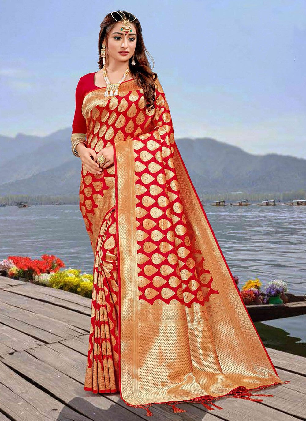 Trendy Woven Silk Saree - S5219