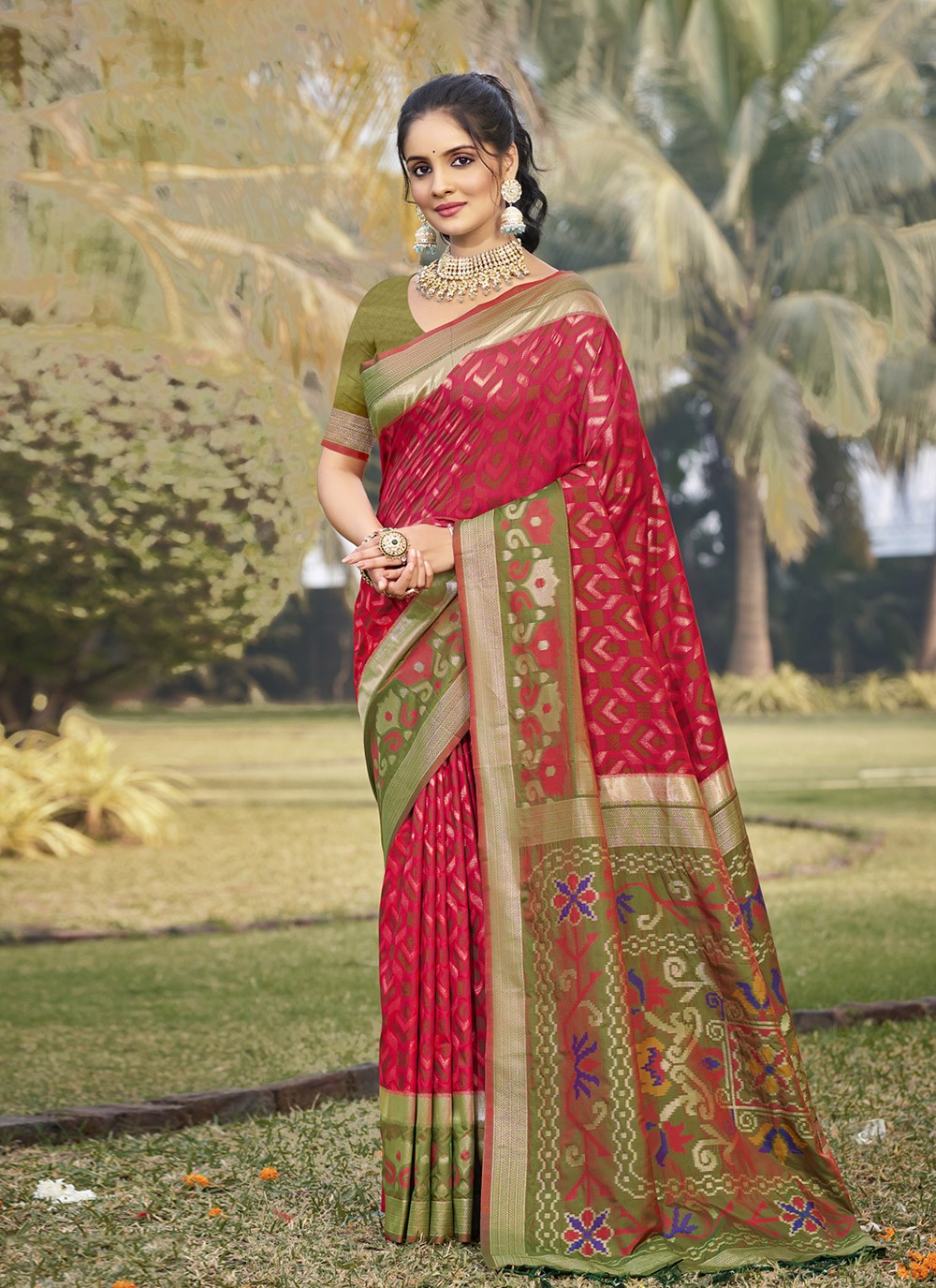 Trendy Saree Weaving Zari Red Silk S12920