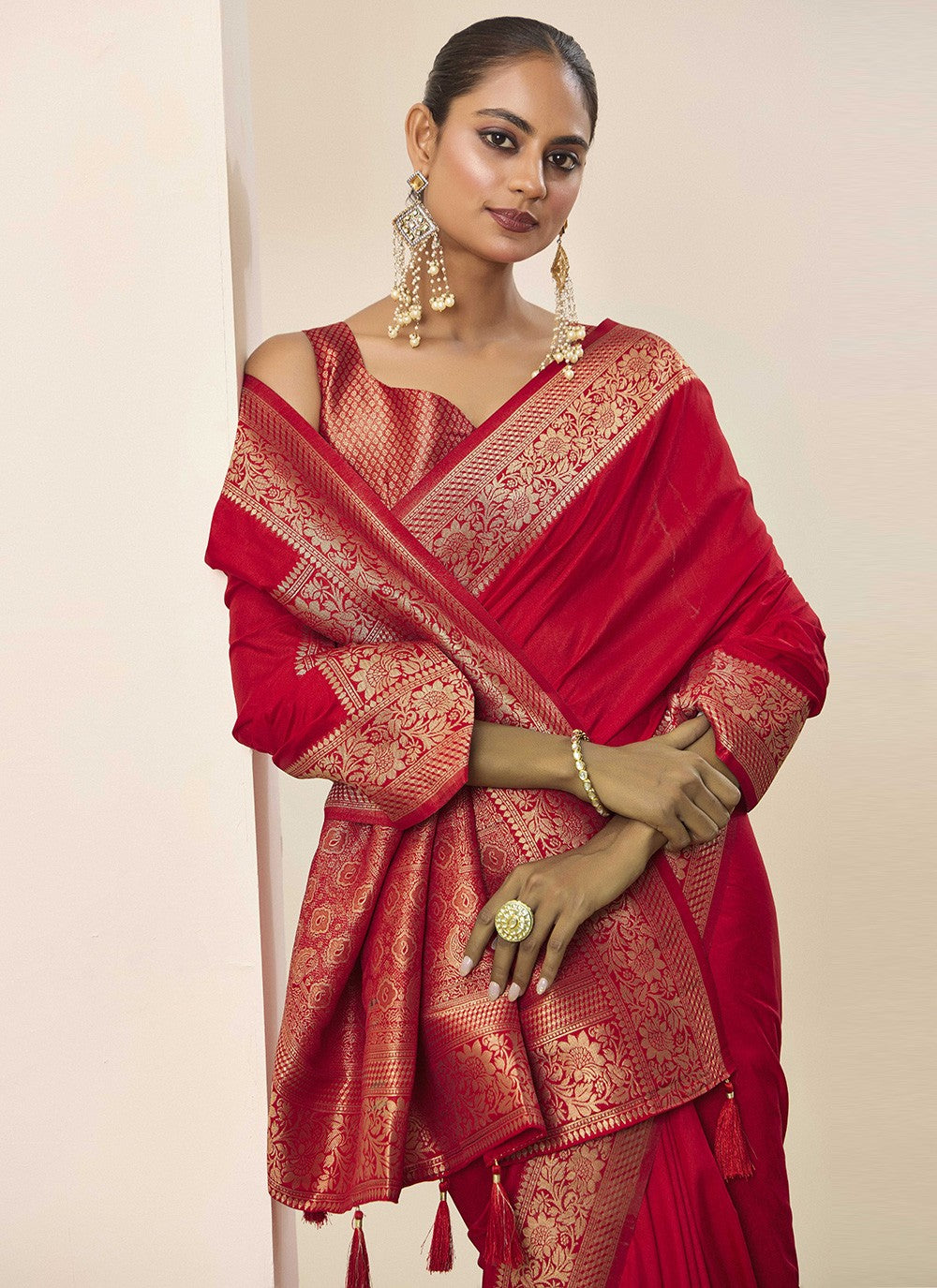 Red Silk Trendy Saree Woven S16639