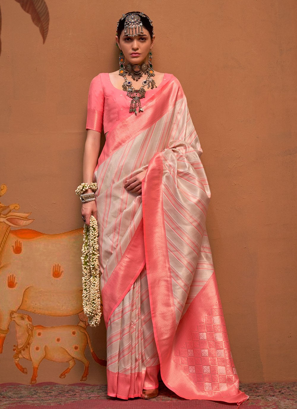 Classic Weaving Zari Handloom Silk Saree - S7229