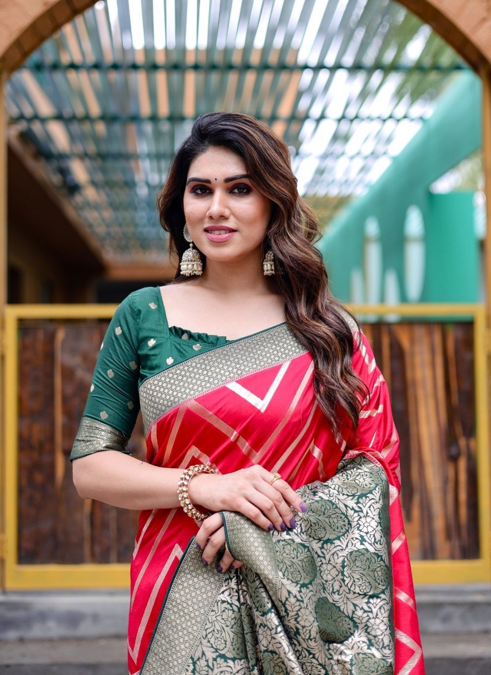 Classic Weaving Zari Silk Saree - S4984