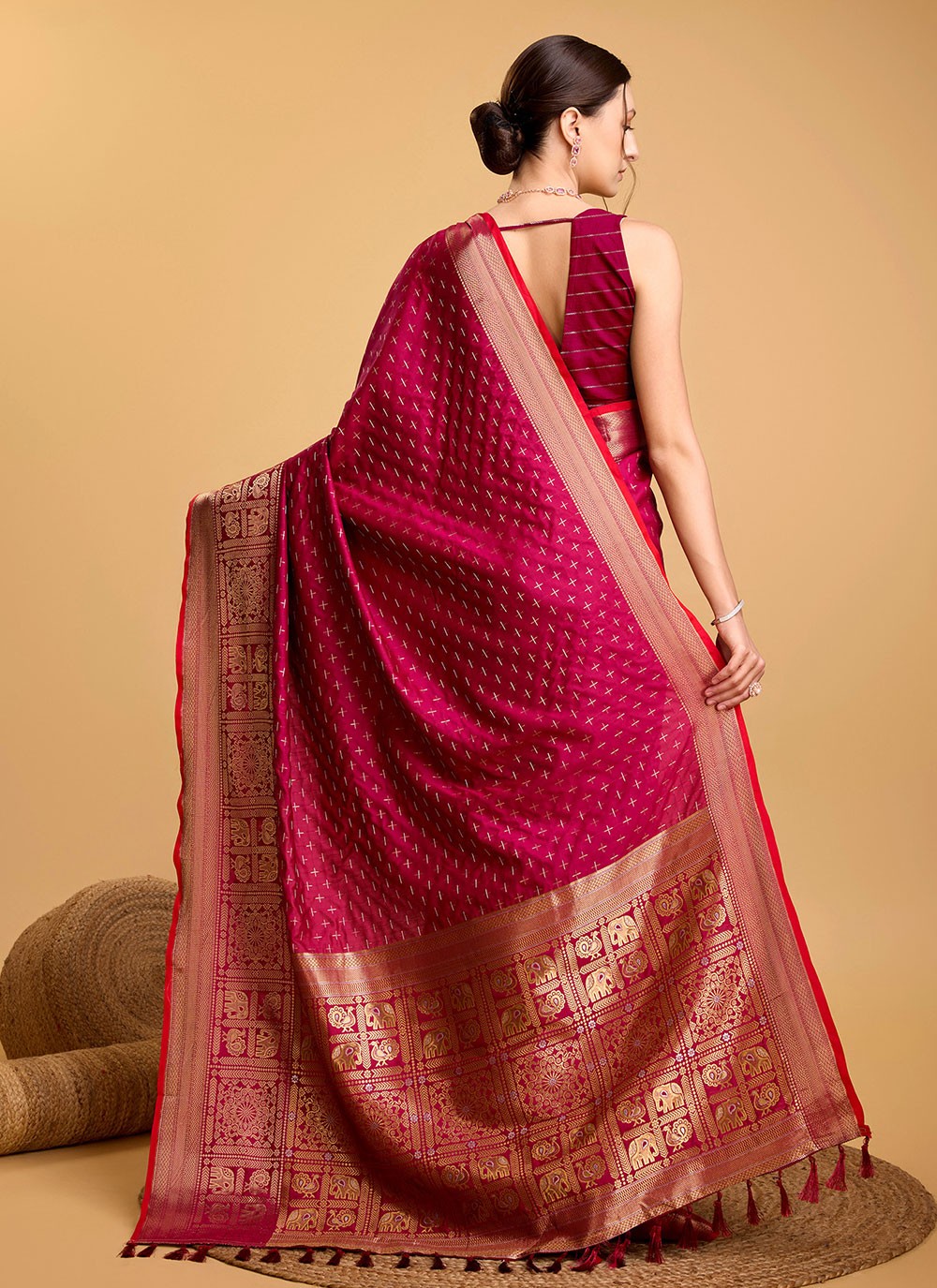 Contemporary Jacquard Work Silk Saree - S5601