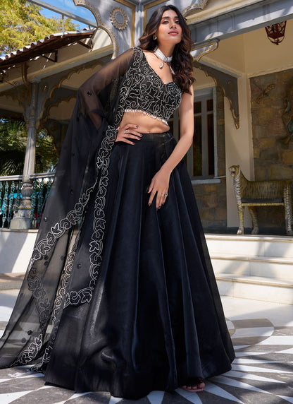 Satin Mehandi & Sangeet, Party A - Line Lehenga L3634