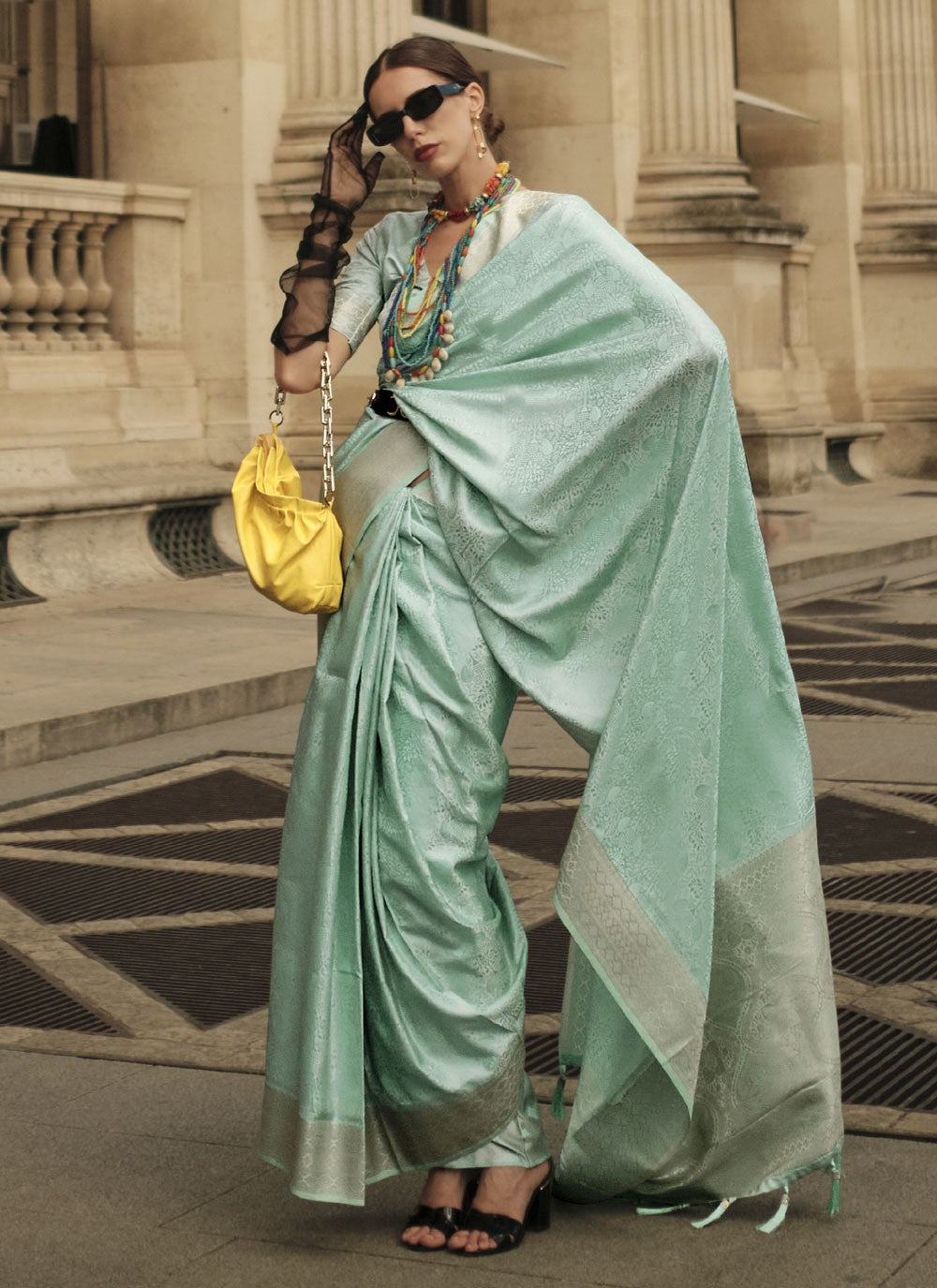 Classic Weaving Zari Handloom Silk Saree - S4055