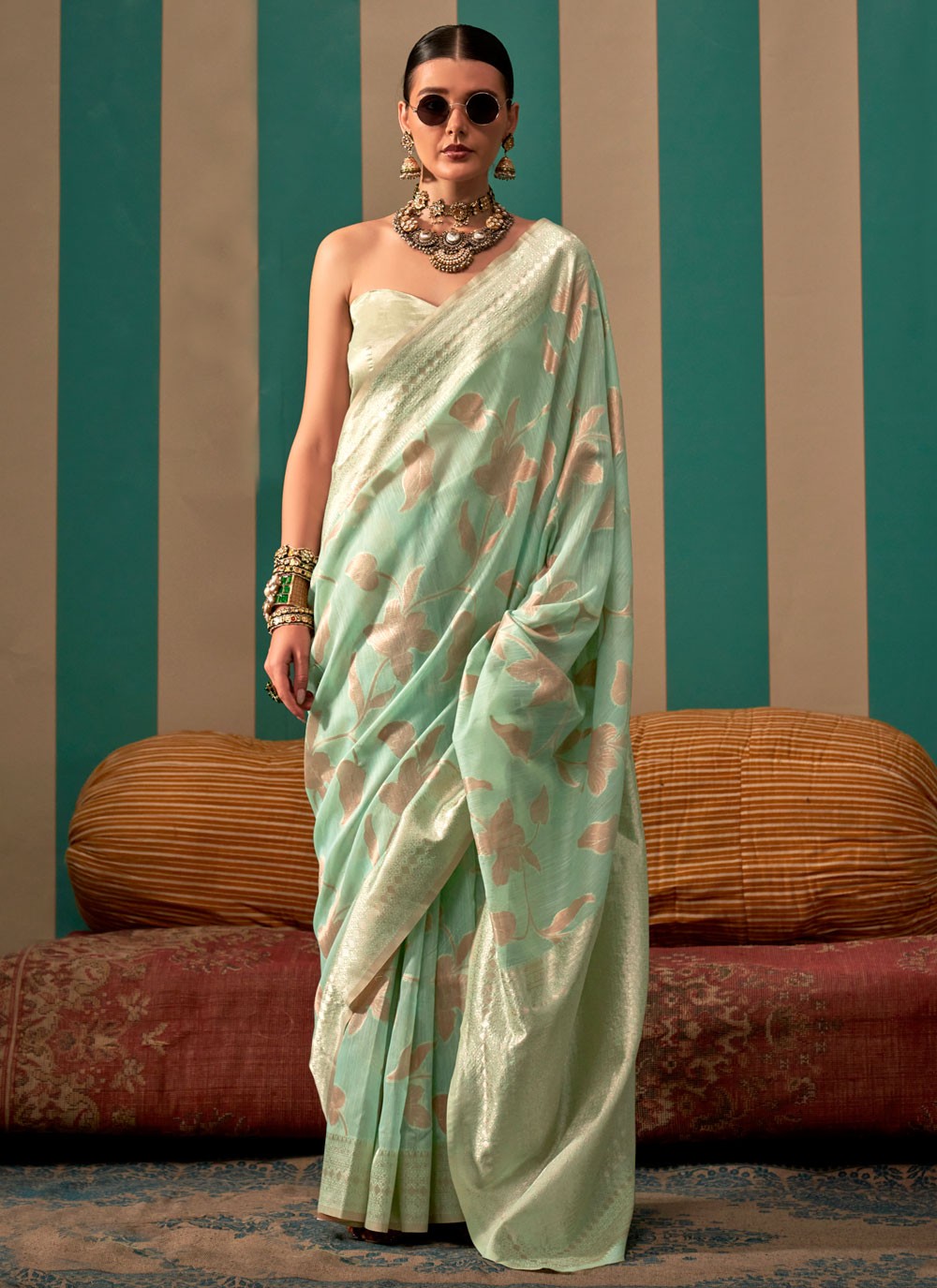Classic Floral Printed Linen Saree - S7118
