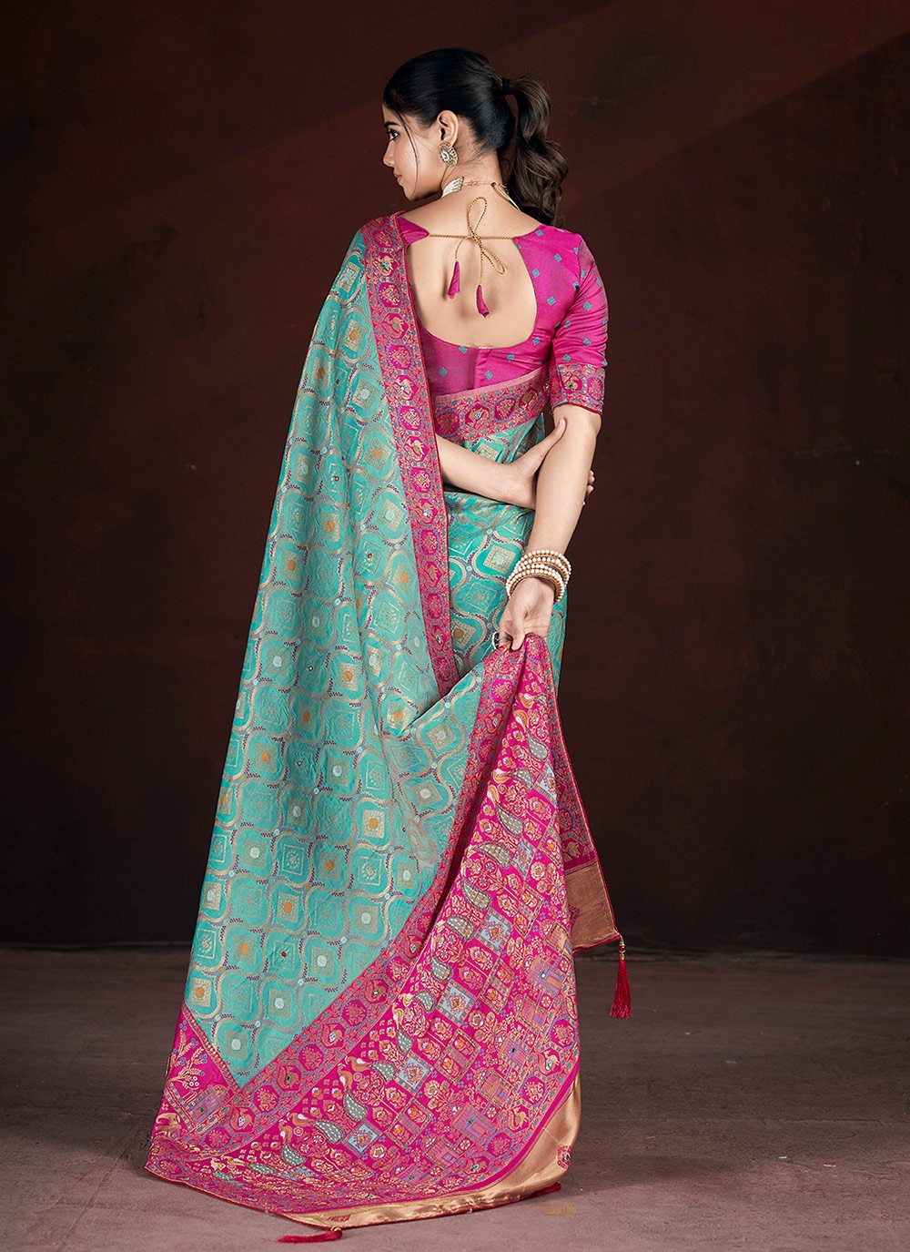 Hand Embroidery, Thread, Weaving Zari, Zari Banarasi Silk Saree - S11710