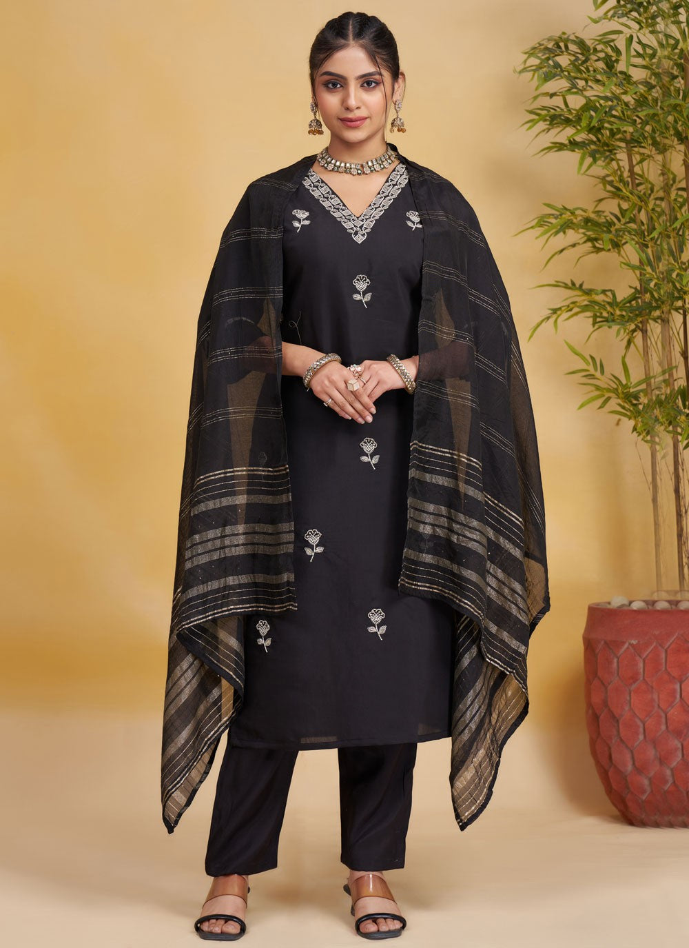 Beads Silk Black Pant Style Suit T6576