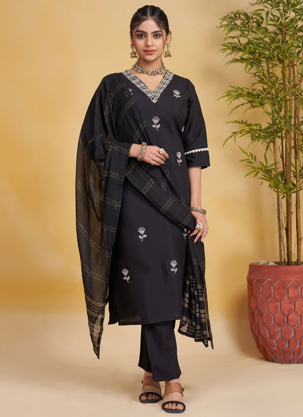 Beads Silk Black Pant Style Suit T6576