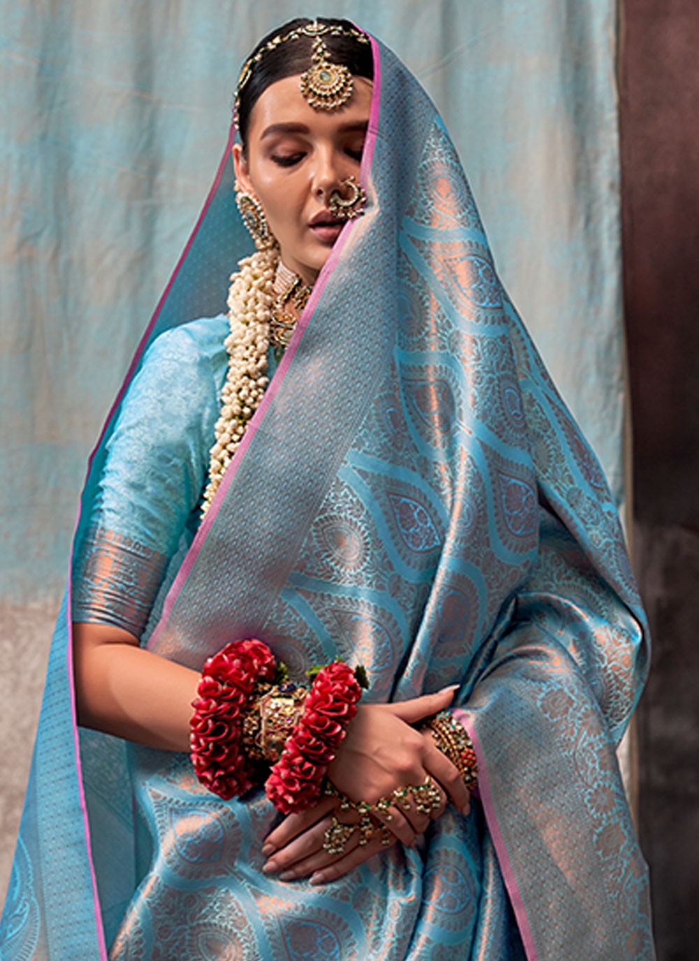 Contemporary Weaving Zari Silk Saree - S6931