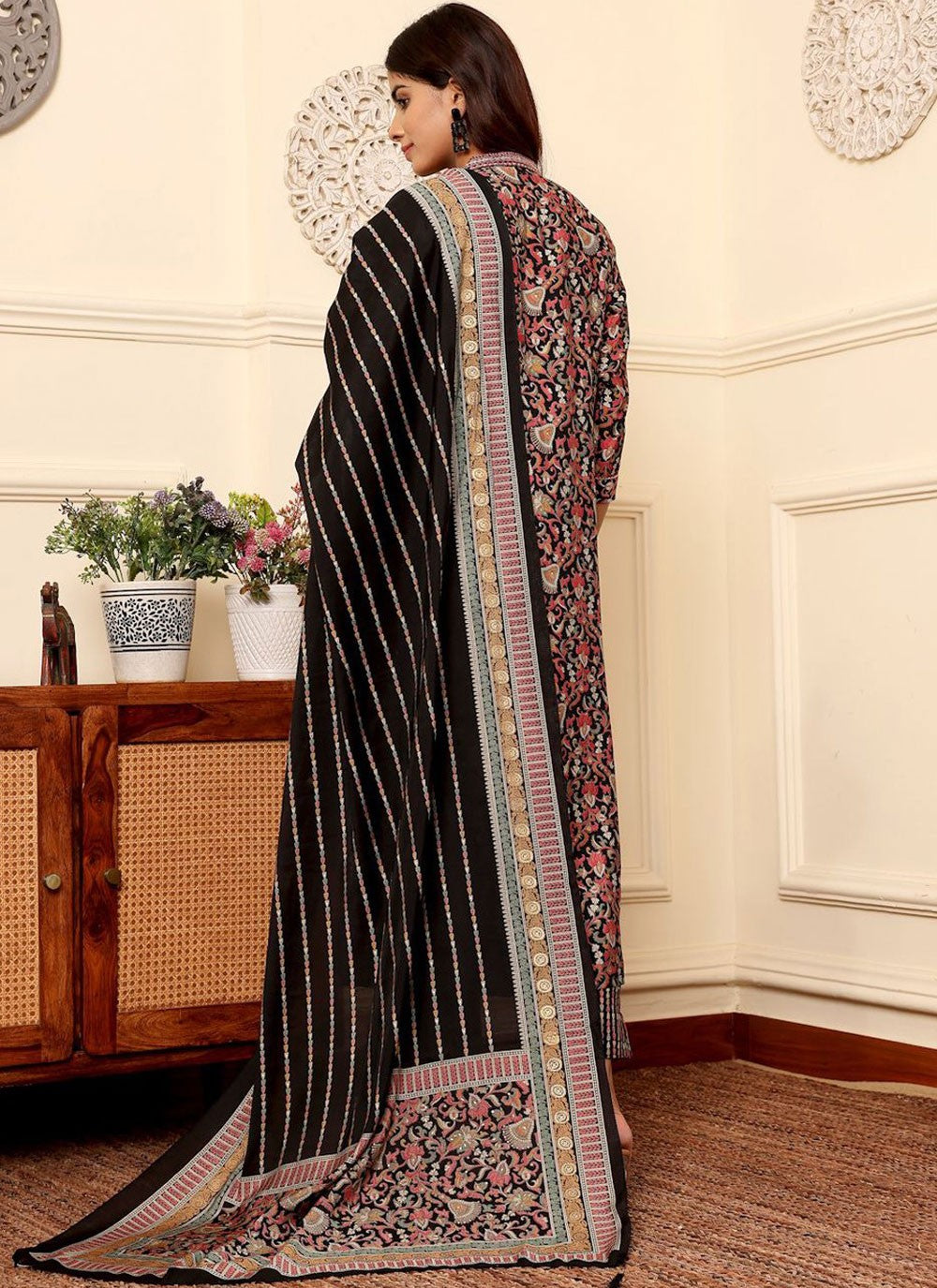 Salwar Suit Printed Black Silk Blend T5543
