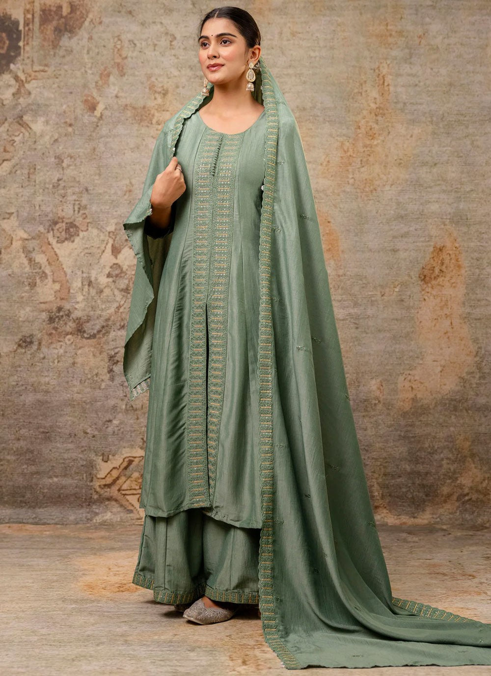 Embroidered Silk Blend Green Salwar Suit T6116