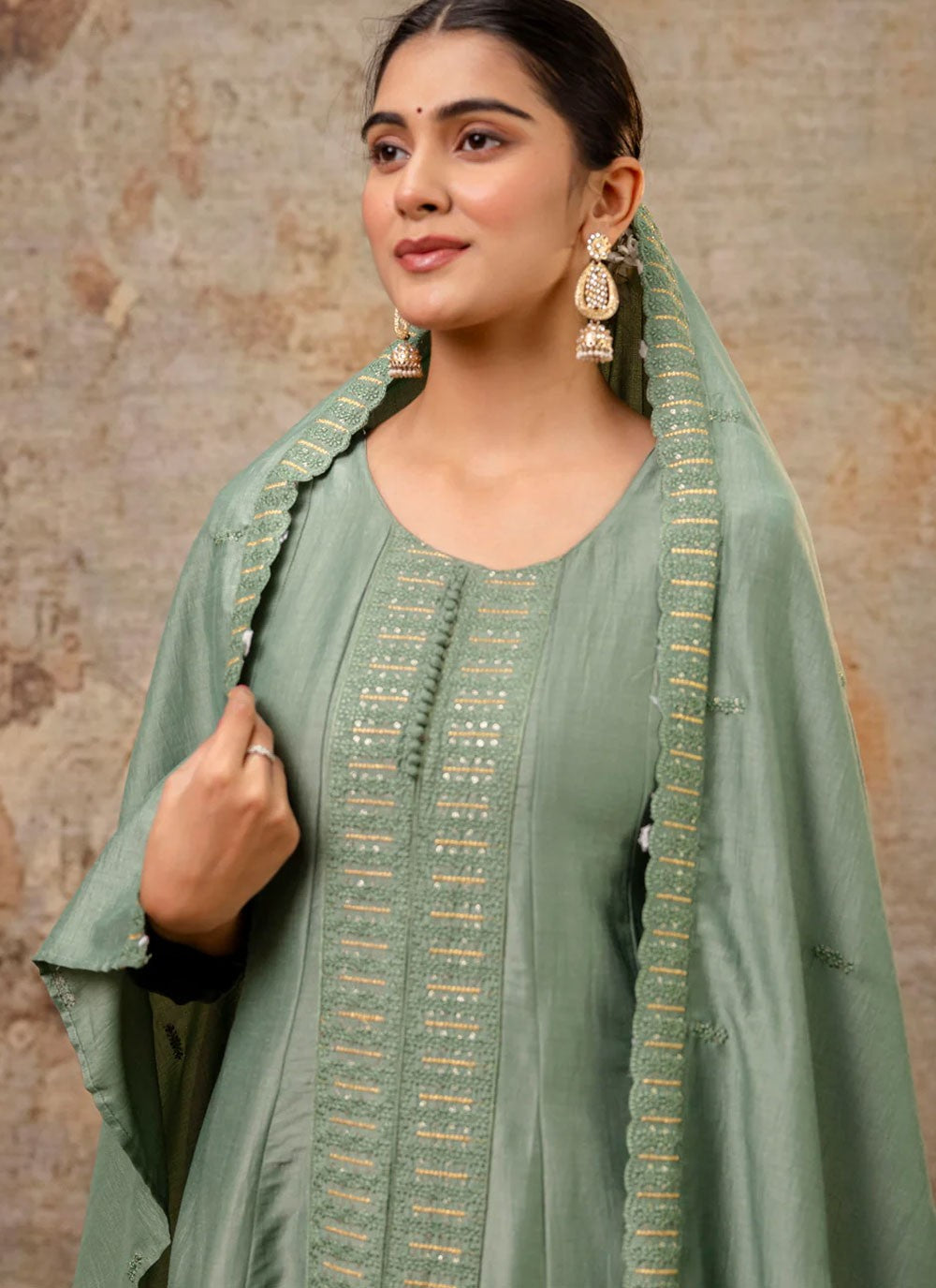 Embroidered Silk Blend Green Salwar Suit T6116