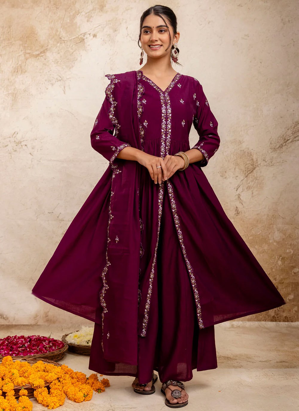 Embroidered Silk Blend Purple Salwar Suit T6122