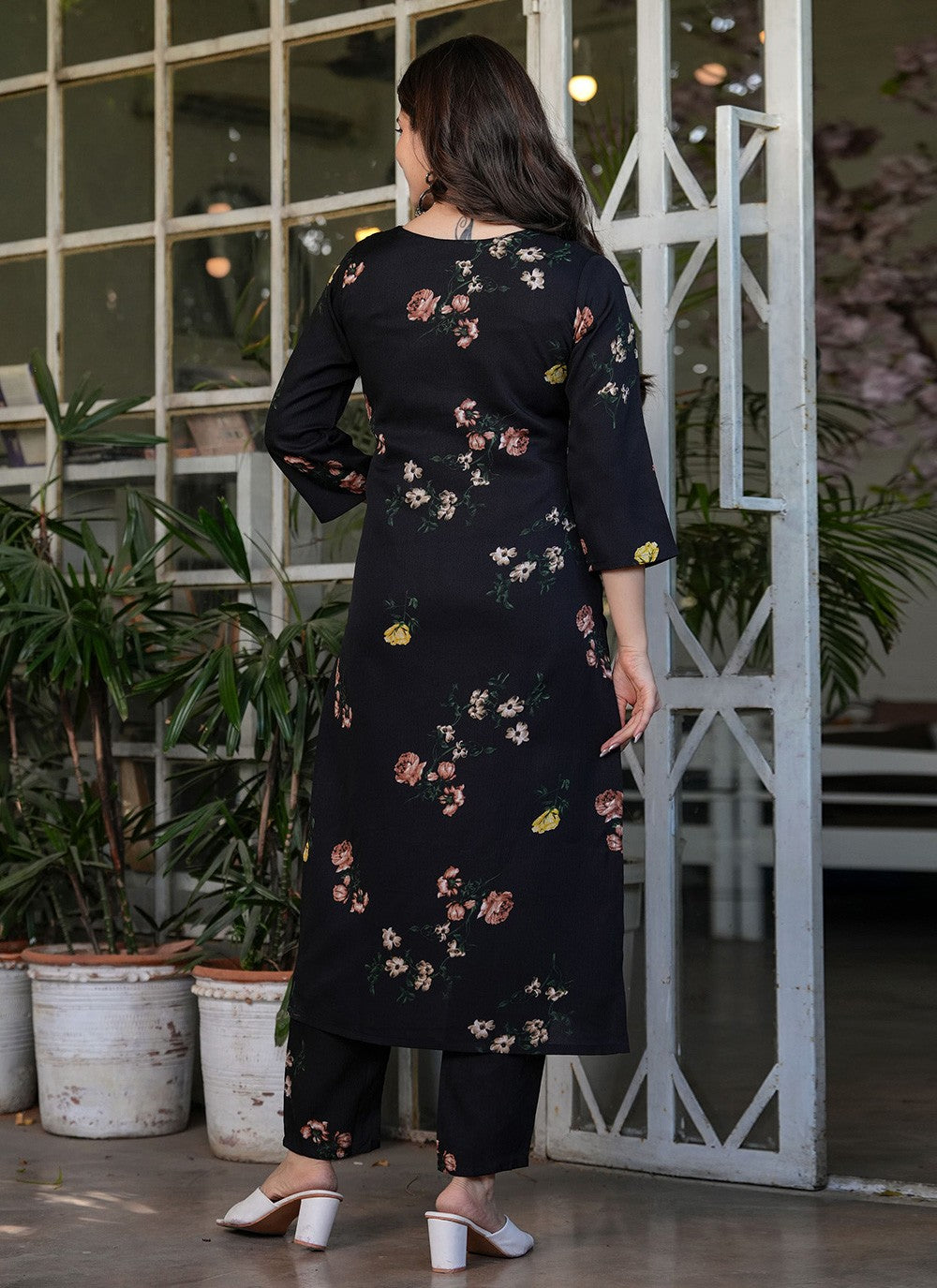 Printed Silk Blend Black Pant Style Suit T6095