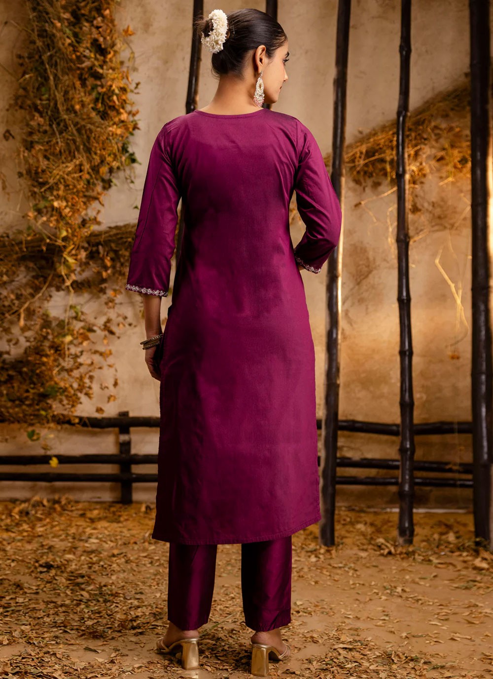 Embroidered Silk Blend Purple Salwar Suit T6188