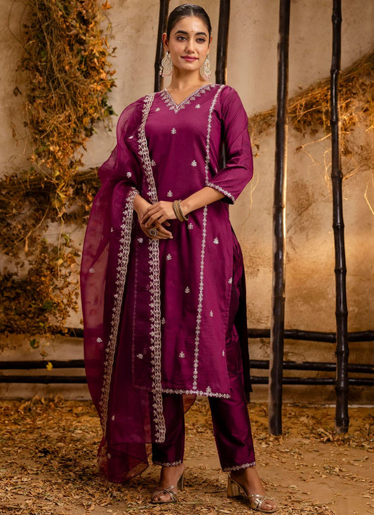Embroidered Silk Blend Purple Salwar Suit T6188