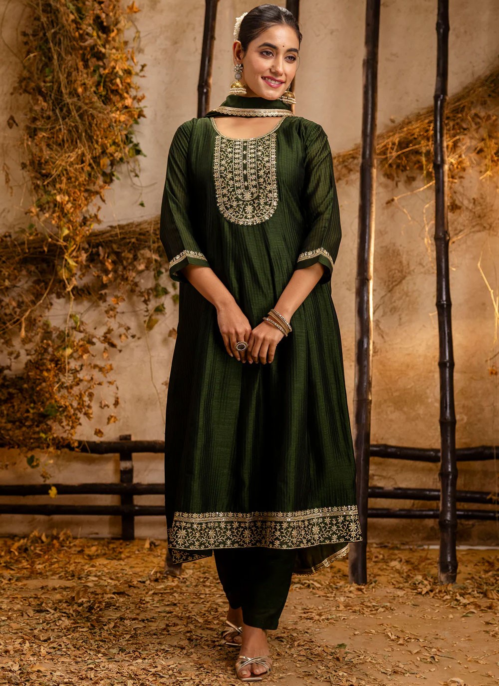 Embroidered Silk Blend Green Salwar Suit T6124
