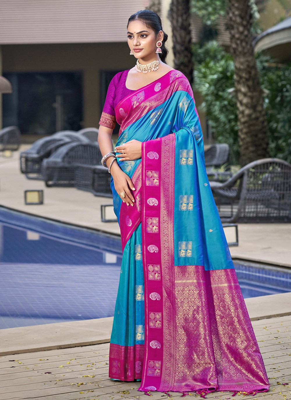 Contemporary Weaving Zari Silk Saree - S9867