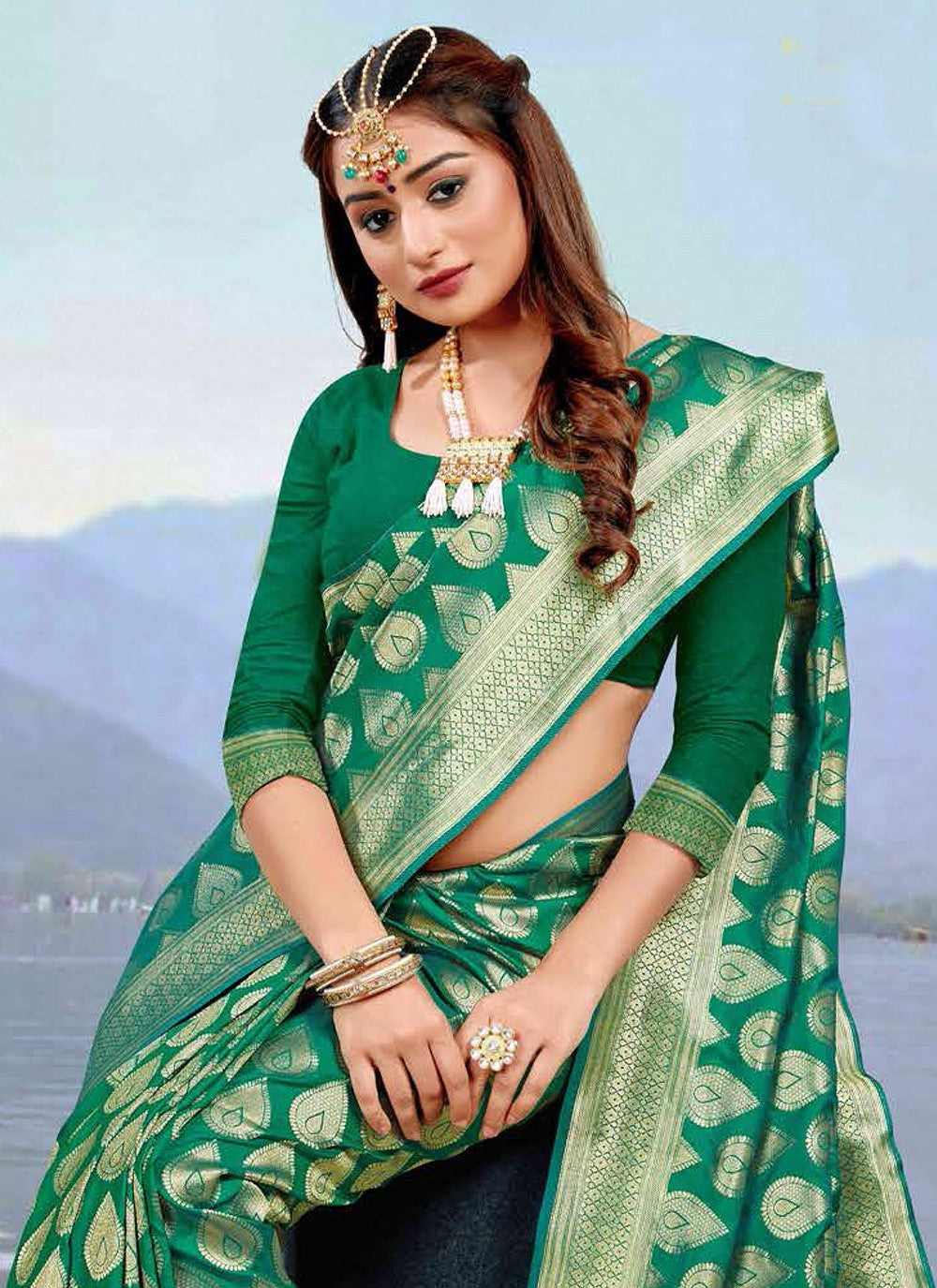 Trendy Woven Silk Saree - S5219