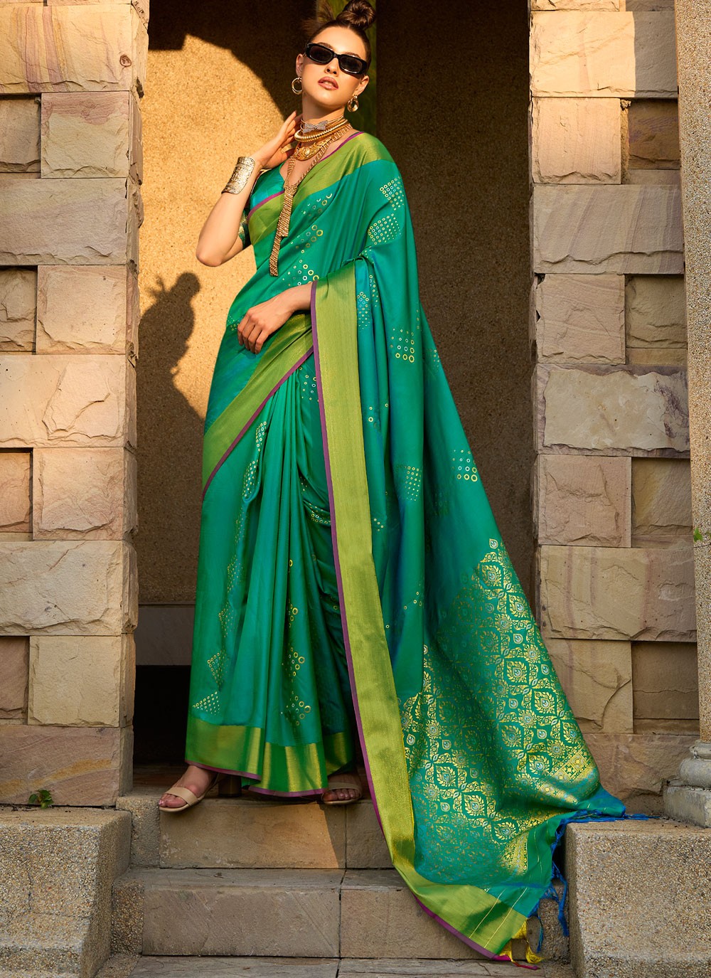 Trendy Weaving Zari Silk Saree - S5895