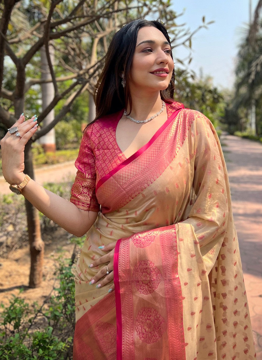 Classic Woven Silk, Tissue Saree - S7851