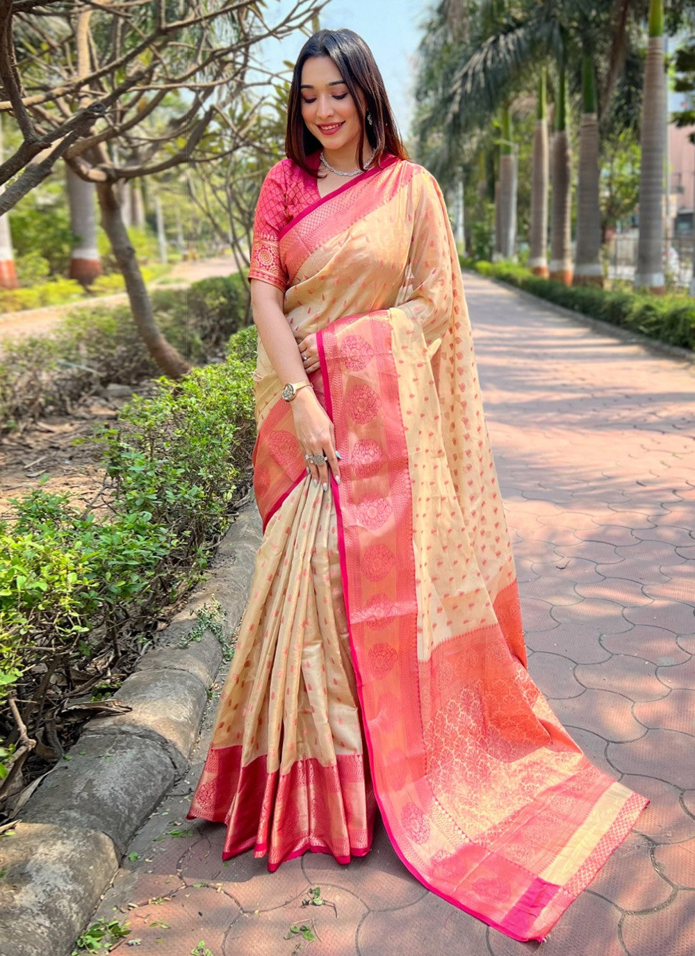 Classic Woven Silk, Tissue Saree - S7851