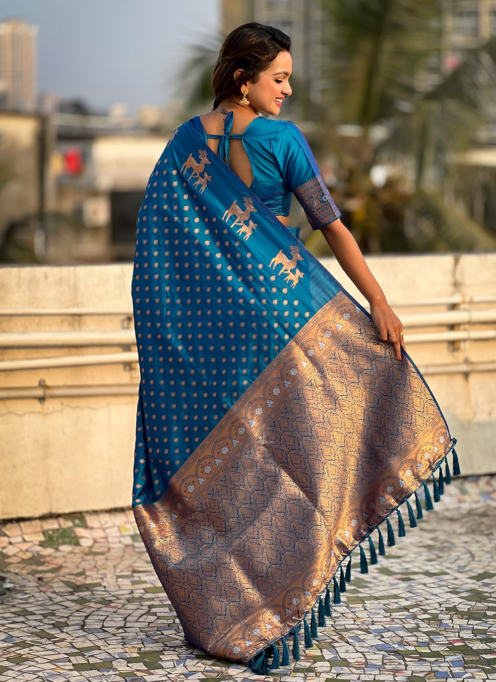 Classic Saree Weaving Zari Teal Silk Saree S13158