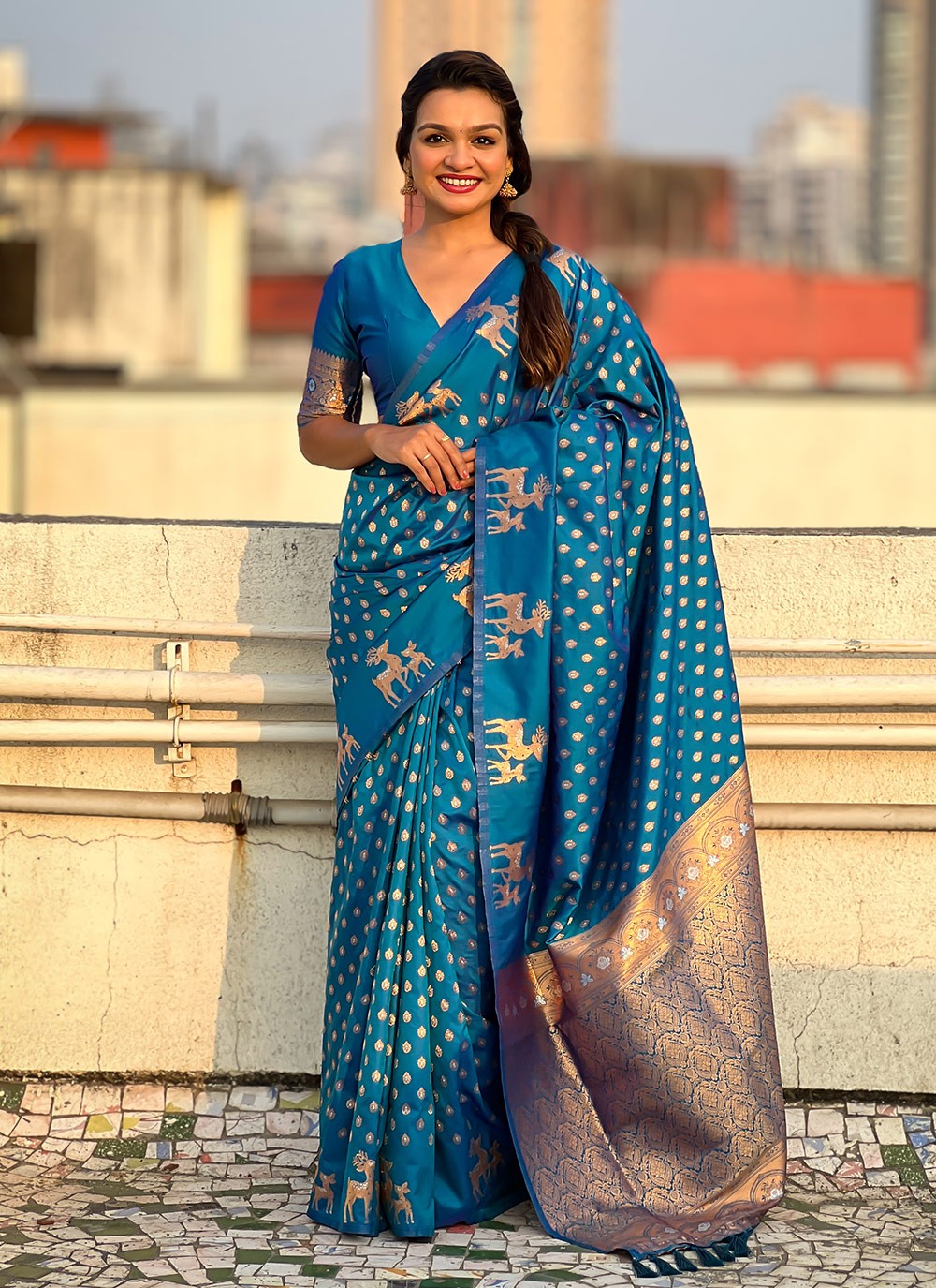 Classic Saree Weaving Zari Teal Silk Saree S13158