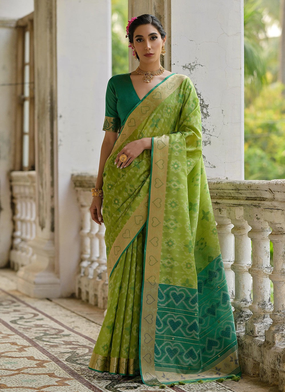 Classic Saree Woven Green Silk Saree S13713