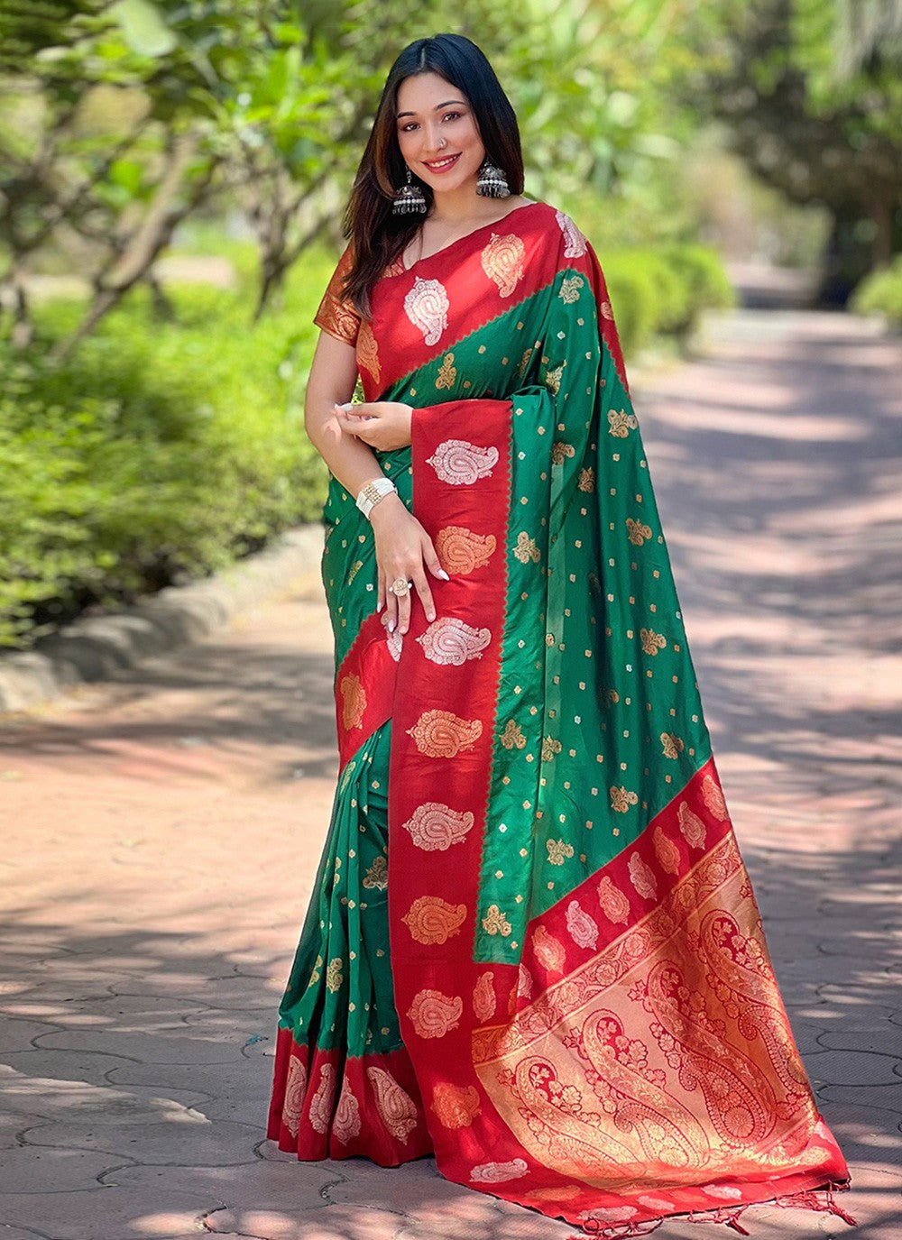 Contemporary Woven Green Silk Saree S12597