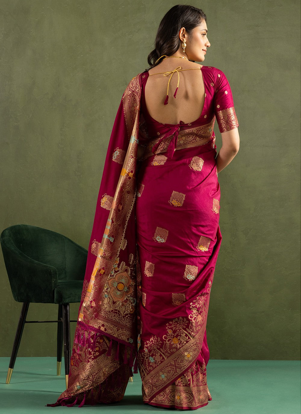 Wine Silk Contemporary Saree Woven S16550
