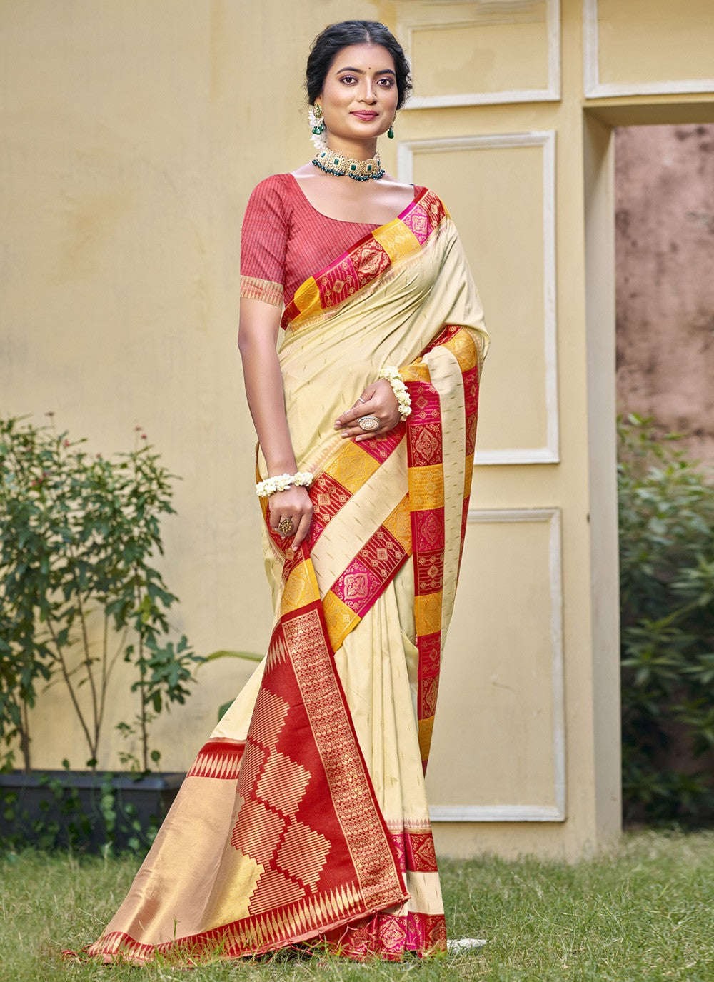 Classic Weaving Zari Silk Saree - S9891