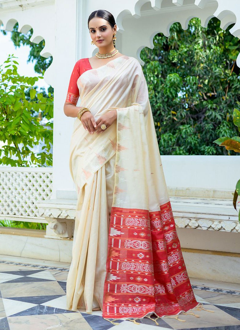 Trendy Woven Silk Saree - S4339