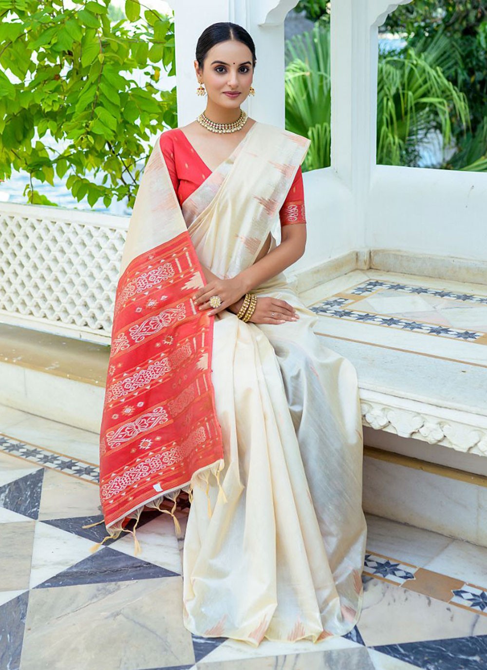 Trendy Woven Silk Saree - S4339